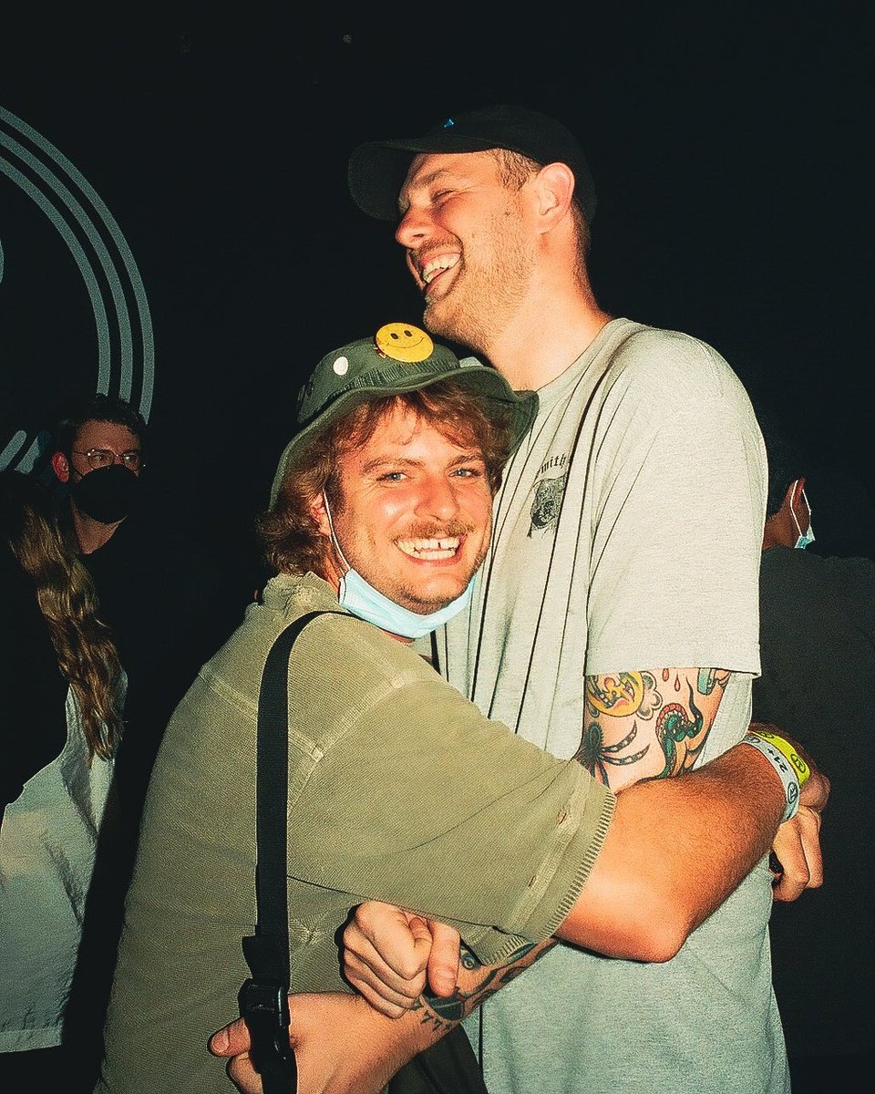 PigsAndPlans's tweet photo. this is a Mac Demarco and @kennybeats appreciation post

first photo by @saulsosa222 https://t.co/fYtikOQq7u