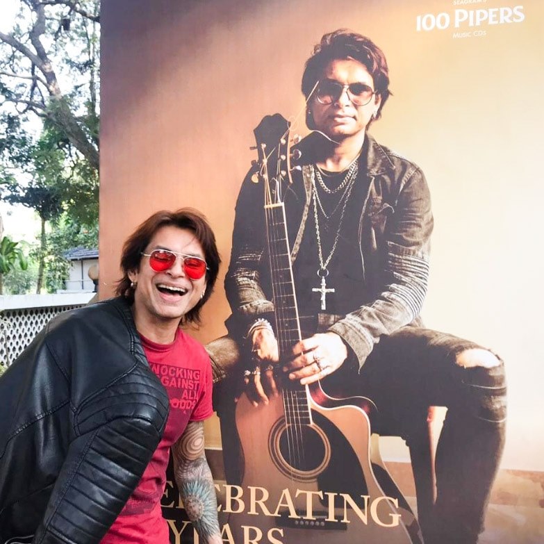 2Bluehimself's tweet photo. Hello me
Long time no see
Did you run
Or was it me
#HelloMe #LongTimeNoSee #NoteToSelf #MyPoster #MyConcert #MyShow #Me #TirthankarPoddar #2BlueHimself #Singer #Orator #Scribe #Actor #Performer #Storyteller #Writer #Speaker
https://t.co/RhEpcJHTz9 https://t.co/N6WBBIneSJ