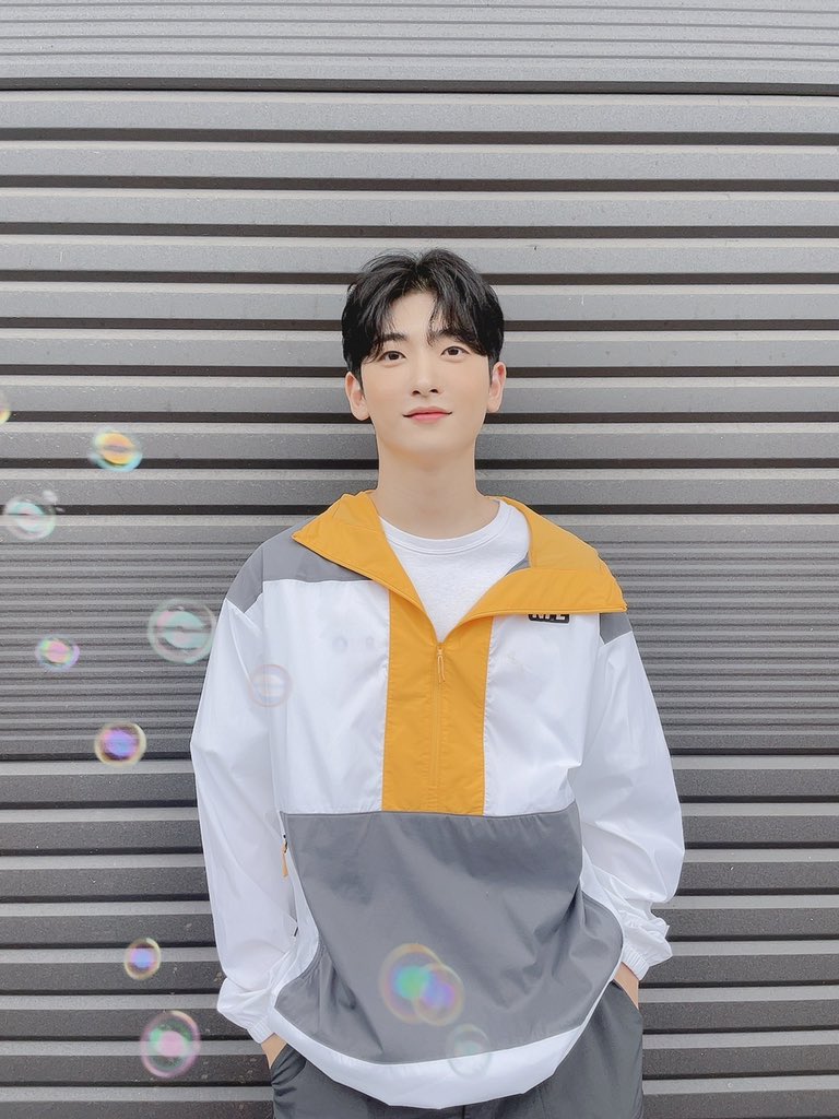 eunki_official's tweet photo. [#홍파라치]

핸드💛고마워율💛
사랑해율 💛행복해율💛

은기 귀엽지율💛

#홍은기 #은기 #eunki
#jtbc드라마 #아이돌 https://t.co/3HoJnAdgfW