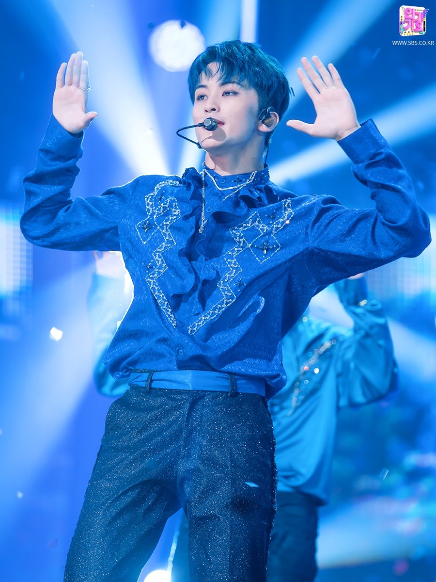 ncthall's tweet photo. 211005 #인기가요 PD노트 포토스케치

https://t.co/R6y0lse6ud

#NCT127 #NCT @NCTsmtown @NCTsmtown_127 #Sticker9thWin #NCT127_Sticker #Sticker #마크 #MARK https://t.co/3UNicfWrcF