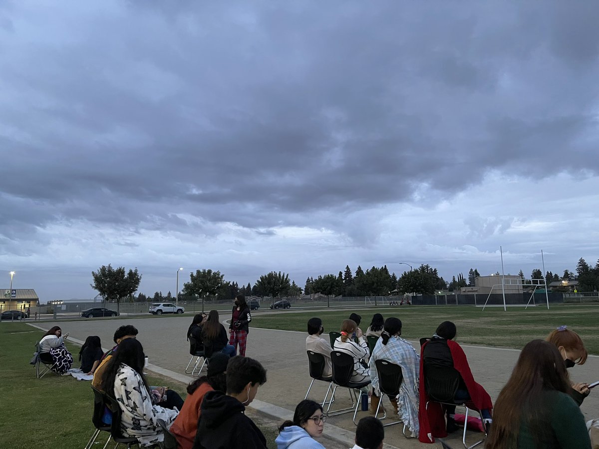 MrsTurner_SCCA's tweet photo. Senior Sunrise π
was a success! Just no sun. But still fun to see the students bright and early! #Classof2022 #bsdproud #summitstrong #summithigh #schs https://t.co/AbWDUWRwoY