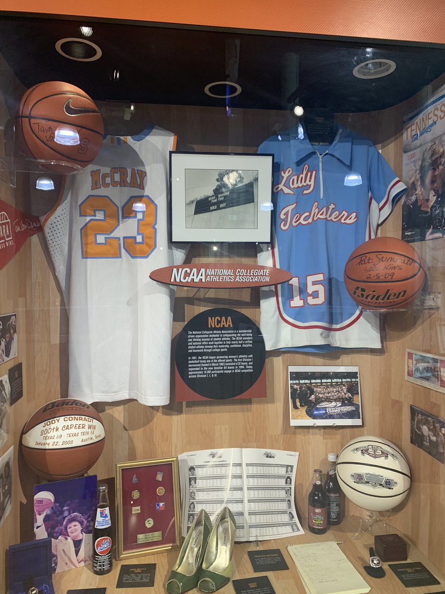 ForeverABobcat's tweet photo. Had the opportunity to visit the Women’s Basketball Hall of Fame today in Knoxville, TN! Truly an awesome experience! Highly recommend!! #WBBHOF #KnoxvilleTN 🏀 https://t.co/S1TEUYwasD