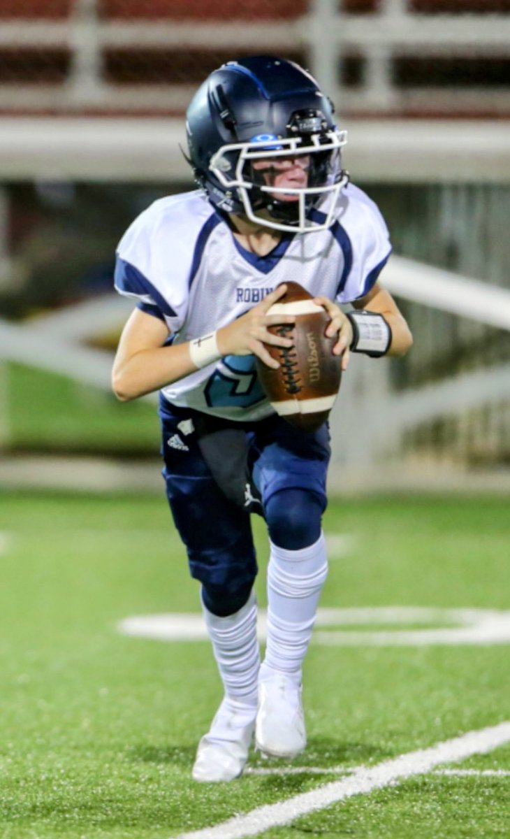 TeeCeePlus3's tweet image. 3rd finger on 2nd lace. It&apos;s the little things that go unnoticed by many, that lead to the big things! @Levi_Deuce5 @Coach_RWalker #thelittlethings