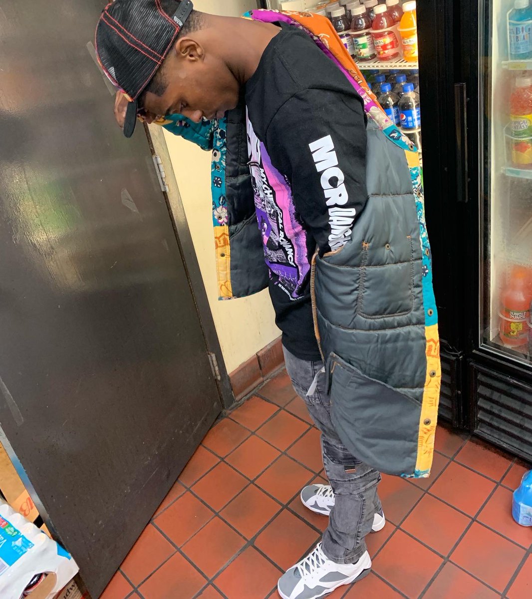 Bankroll_TM's tweet image. This Lil👯‍♀️ Dig My Swag So Much I Damn Near can Hide A Body⚰️🔥
#FreeDaKillas⚰️🔥
#FuckAllDa🐀s
#SpinMuzikVol.1OTW🔥🌪