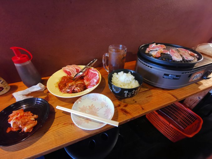 少しご無沙汰だったわっしょいさんで肉焼きなう。久々にくるとニューギア導入されてた…。やきまる良いよねこれ。あんま煙でないし。臨時メニューのタン・トントロは嬉しい。 