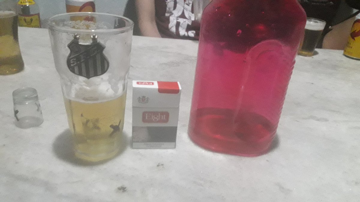 saimizeravi's tweet photo. Chama cerveja .cigarro.agua ..foda se vcs https://t.co/cI9QPDTUro
