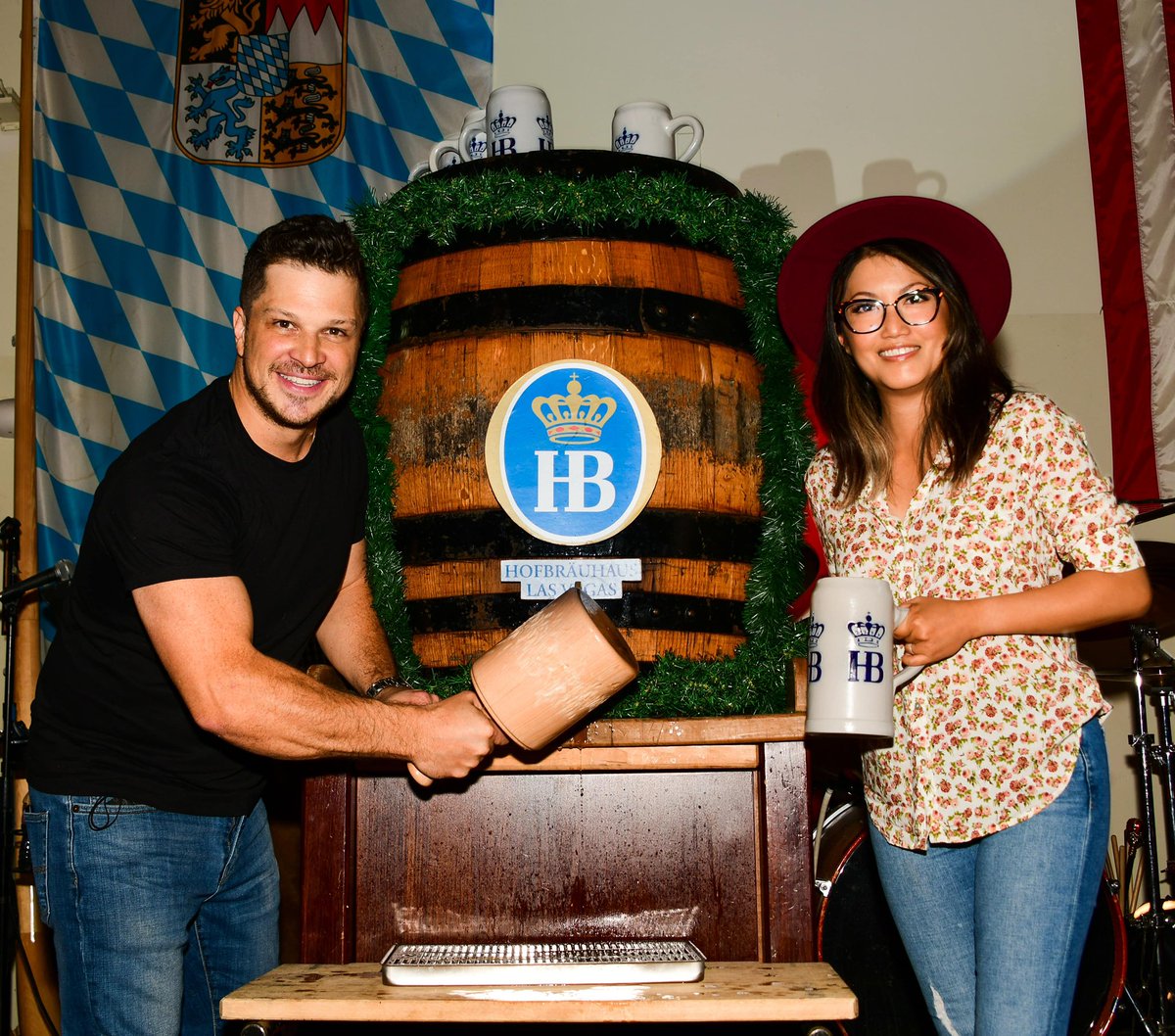 HofbrauhausLV's tweet photo. Leave a 🎤 in the comments for our newest Bürgermeister @MarkShunock! 💙
Thank you for coming to our Haus tonight and for heating up the crowd. 😃 #goknightsgo
.
#oktoberfest #vegasgoldenknights #markshunock #kegtapping #lasvegasraiders #goraiders #beer #food #fun #prost https://t.co/Oi5CDS0XSK