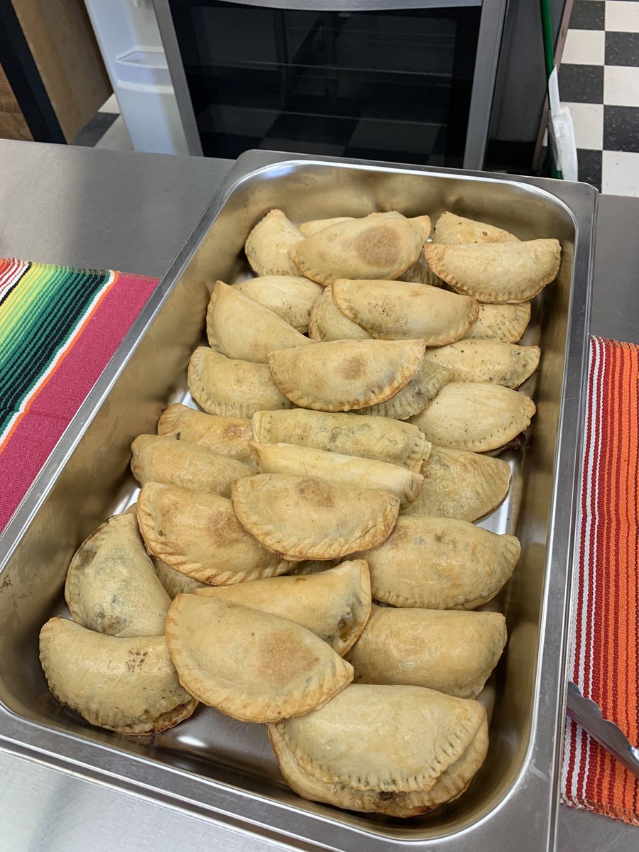 LVCulinaryArts's tweet photo. Hispanic Heritage celebrated @LVCulinaryArts!
#CreateDelicious
#FSDLearns2021
@LaderaVistaJH
@FullertonSD https://t.co/k0hk7E2Mzw