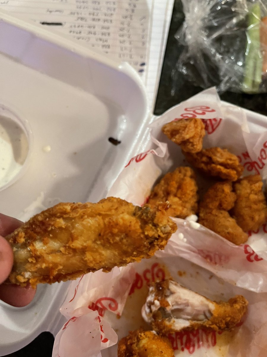 To_Fresh_Shawty's tweet photo. @BonfireWings  If I could put no stars I would I ordered bone in wings I even paid the extra 3 dollars on the Uber eats app for them for a 10
Piece so they send me 4 bone in wings very small not real bonfire wings with 6 boneless wings on my receipt it clearly states bone n wings https://t.co/M31O60Gklb
