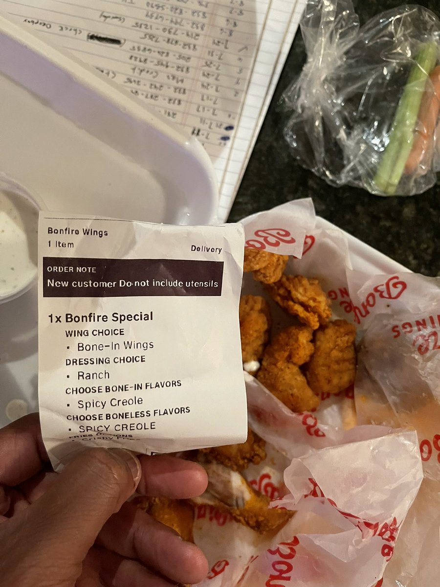 To_Fresh_Shawty's tweet photo. @BonfireWings  If I could put no stars I would I ordered bone in wings I even paid the extra 3 dollars on the Uber eats app for them for a 10
Piece so they send me 4 bone in wings very small not real bonfire wings with 6 boneless wings on my receipt it clearly states bone n wings https://t.co/M31O60Gklb