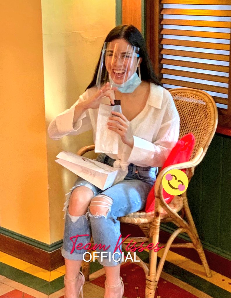 Kapag maging endorser ng pagkain si Kisses hindi lugi ang kumpanya kasi siya mismo food lover! 

"I love rice, I love ulam...all kinds of ulam and everything in between!"

<a href="/KissesDelavin/">Kisses Delavin</a>  

KISSES ForEBer
#KISSESComEBack
#KissesDelavin