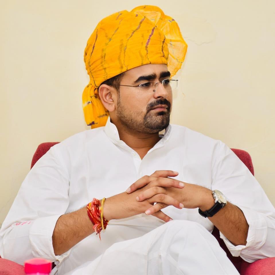 ExpertRiya's tweet photo. सरल,सादगी व स्वच्छ राजनीति के प्रतीक, युवाओं व जन-जन के प्रिय,विकास पुरूष परबतसर के लोकप्रिय विधायक श्री रामनिवास गावड़िया जी को जन्मदिवस की अनंत शुभकामनाएं।ईश्वर आपको सुखी, स्वस्थ व चिरायु जीवन प्रदान करें।
@RamniwasGawriya https://t.co/7HyUfsBmP8