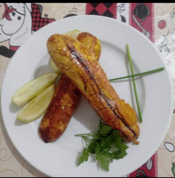 FelipeL11552120's tweet photo. Hoje foi um dos pratos que faço para a família e não sobra nada.
Tainha recheada com farofa de banana assada na folha de bananeira
Camarão ao bafo
Marisco vinagrete
Pirão da cabeça dos peixes
Ostras gratinadas
Purê de mandioquinha ou batata baroa. https://t.co/JqNAeWEVOQ