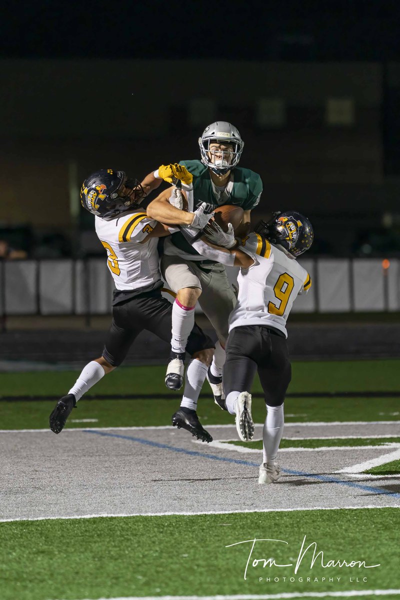 TomMarronPhoto's tweet photo. Forevermore this shall be referred to as "The Catch".

Zionsville 52 - Avon 49 https://t.co/eIqYQR3XNi