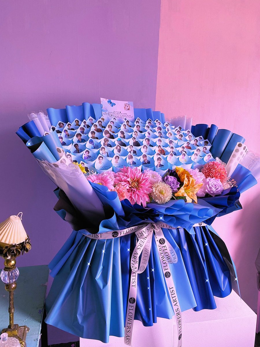 mhueppe_'s tweet photo. Dear Perth this is 80letters bouquet From 80 Myanmar KDPPE naa We make this project cuz of we wanna let u know there are many people still love u and accompany u "PPEVibeOnly" we did many project but this time not the same as before I hope u will like it 🐯🖤 #KDPPE #PerthTanapon https://t.co/rit1yNhydz