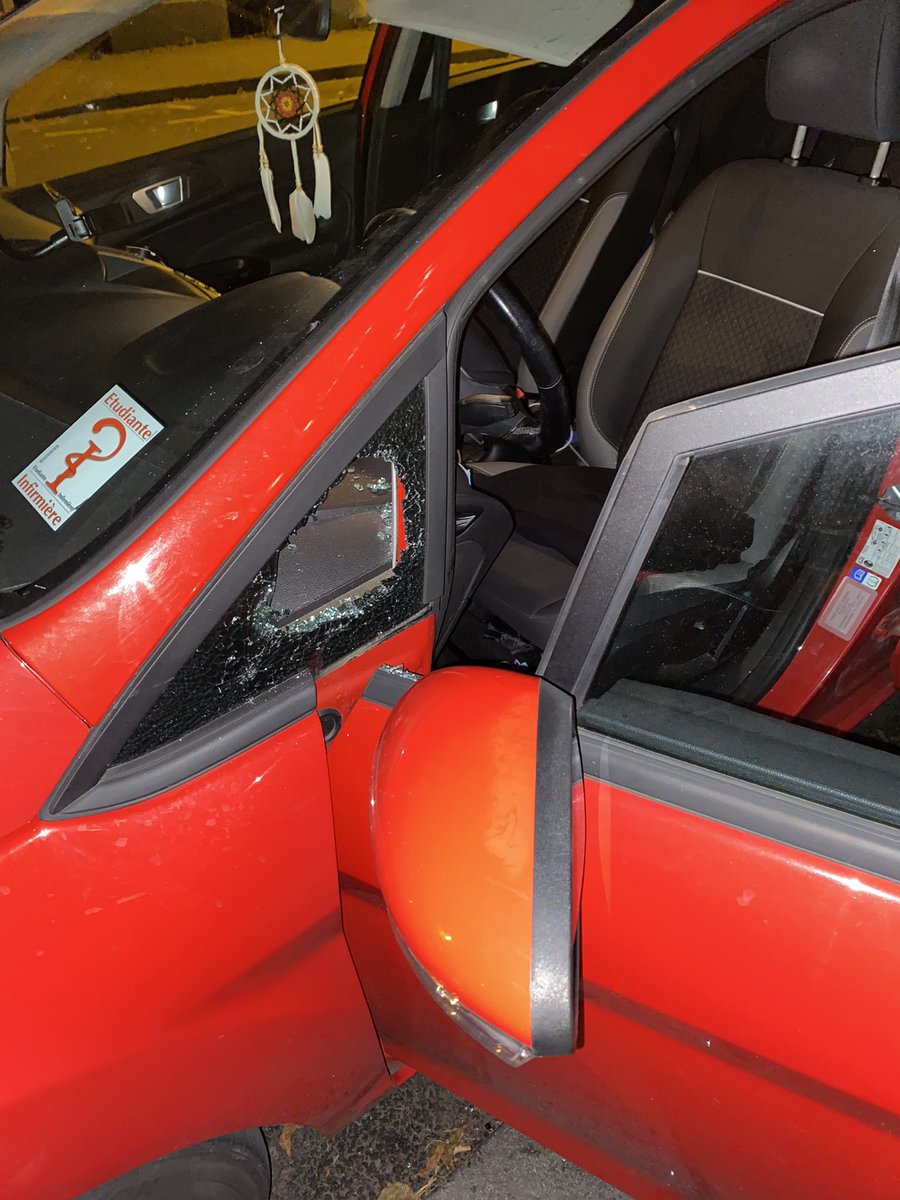 helofcn's tweet photo. Bonjour à tous, je suis à la recherche de témoins. Avec des amis nous avons eu notre voiture de vandalisée rue Gautier de Châtillon à Lille. On nous a volé sacs, vêtements et papiers. Si quelqu’un aurait vu quelque chose, dites le moi. Votre aide peut nous être précieuse 🙏🏼 https://t.co/x3tDhve0bt