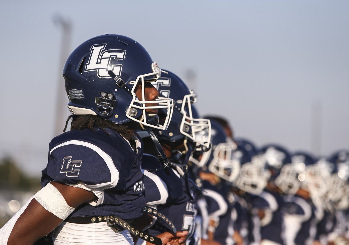 Duns_more's tweet photo. FINAL from bowers stadium

Lamar Consolidated (@LCHS_Mustangs) 33
Huntsville 30 

Mustangs win their first district contest since 2019 and it is the first district win for head coach Kiah Johnson https://t.co/nuvV9zz4su