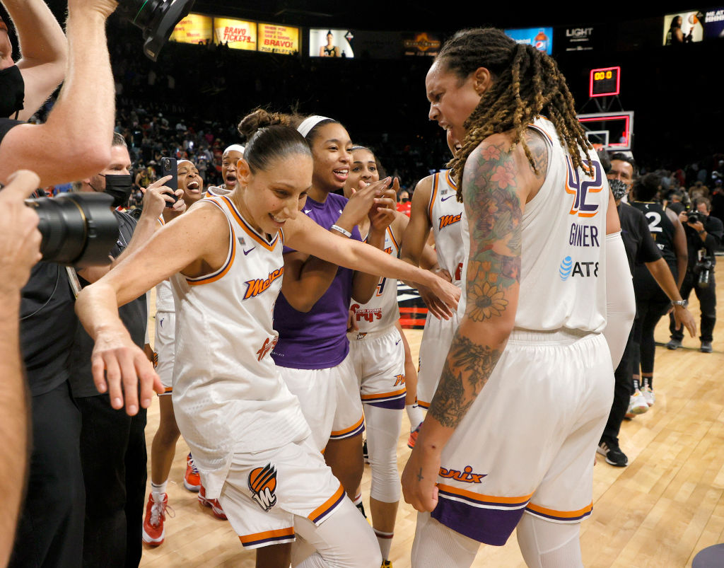 Both the <a href="/PhoenixMercury/">Phoenix Mercury</a> and <a href="/Suns/">Phoenix Suns</a> reached the Finals this season. 

It is the first time a single city had their WNBA and NBA teams reach the Finals in the same calendar year since Los Angeles in 2002 (Sparks and Lakers).