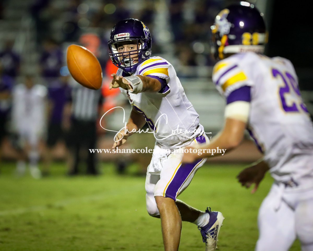 ShaneImages's tweet photo. #SouthBeauregardKnights left it all on the #football field but they just could not keep up with the strong #IowaYellowJackets team. Iowa 49 - South Beau 7 https://t.co/Cnqk50ht0c