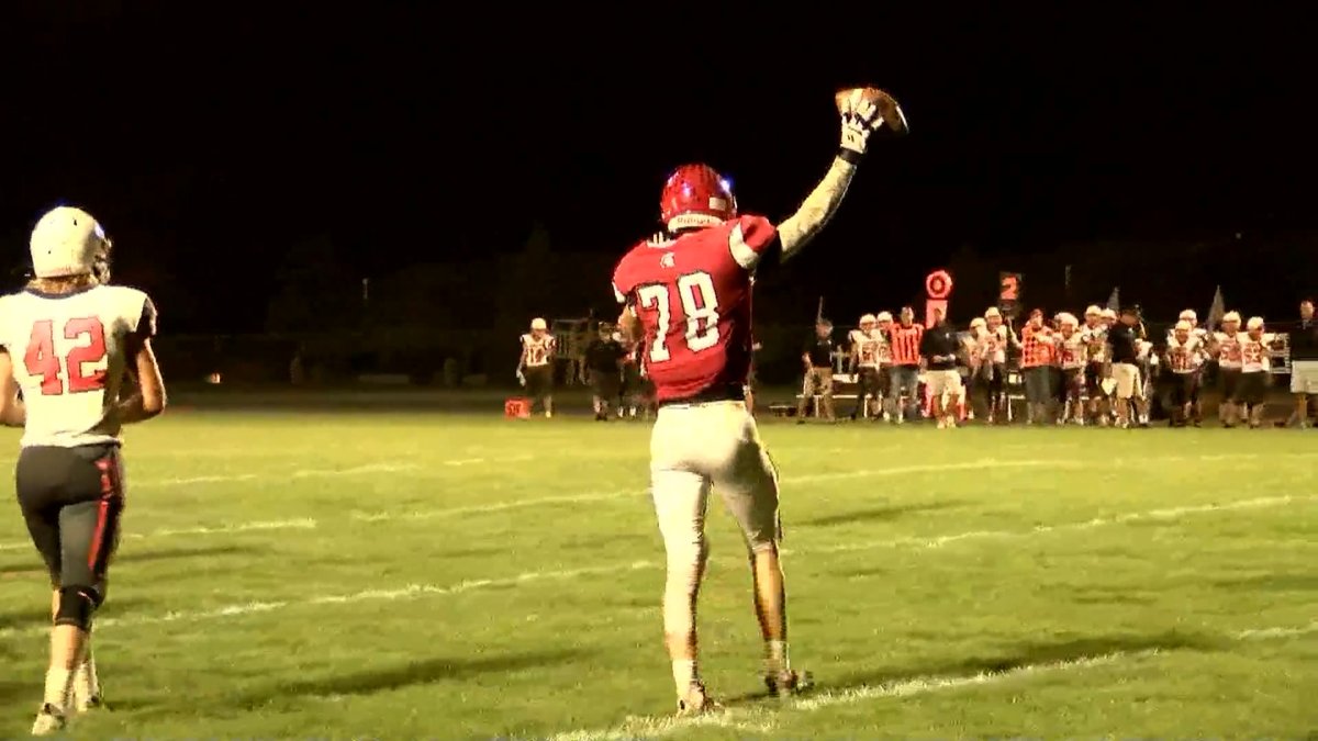 SportsZoneKCAU9's tweet photo. TROJANS TROUNCE KNIGHTS!

@CedarCatholic shuts Oakland Craig down🔻 in a 27-0 top-ten win!

SEE THE SHUTOUT👀👇
https://t.co/CswbTU1XBO https://t.co/PgI56dvJ32