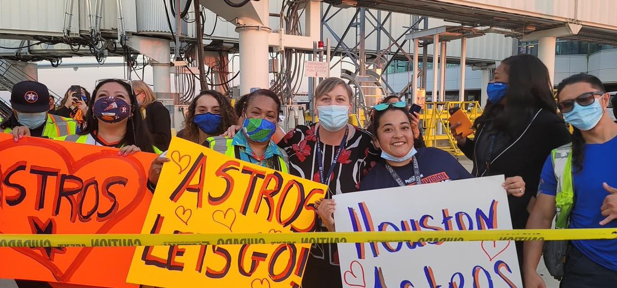 spiper0617's tweet photo. A little pep rally action after the Astros got the W today! Our team loved getting to see the home team and give some UA love! Good luck in ORD boys. Most importantly I got a selfie with Orbit! #winning #IAHstrong #weareunited https://t.co/VKgSLxRniC