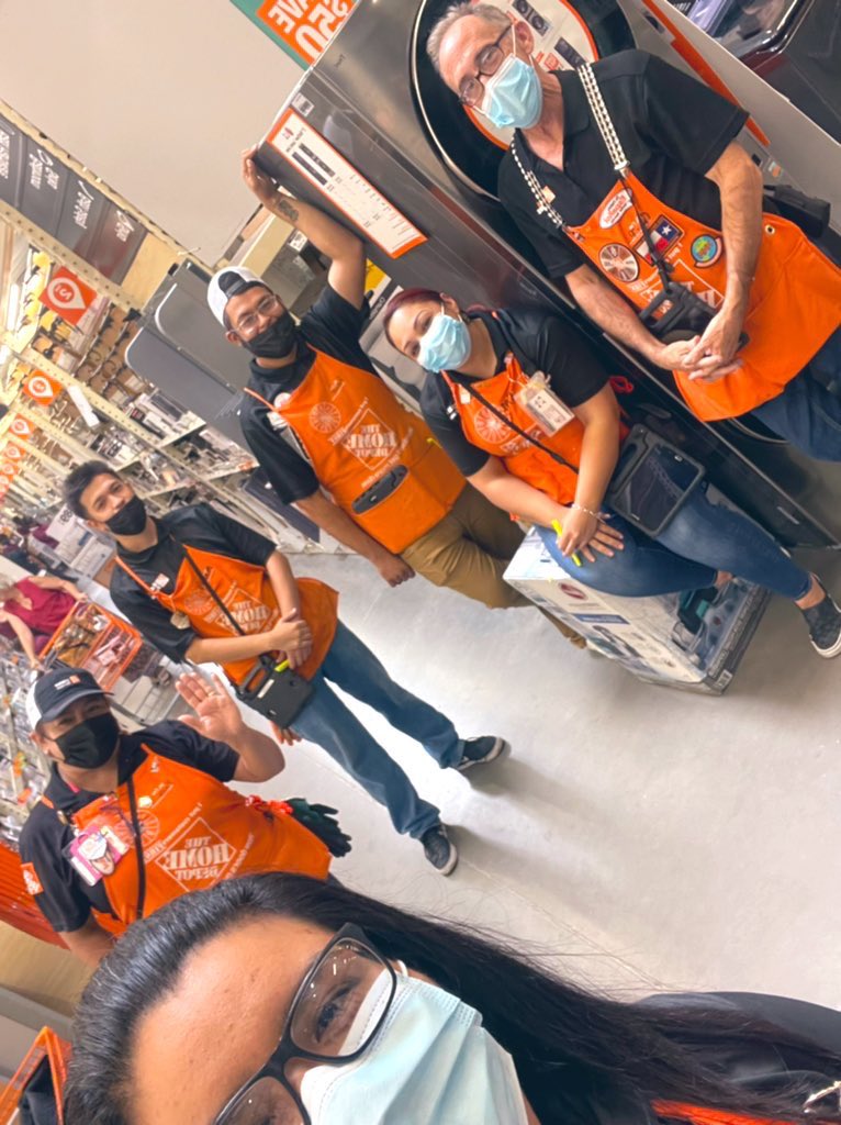 Dary6832's tweet photo. Few moments from inventory today! Thank you guys for all the hard work! ๐ช๐ป๐๐ฅ #6832 #inventoryteam #LetsGoooo https://t.co/hPXyQLOV6g