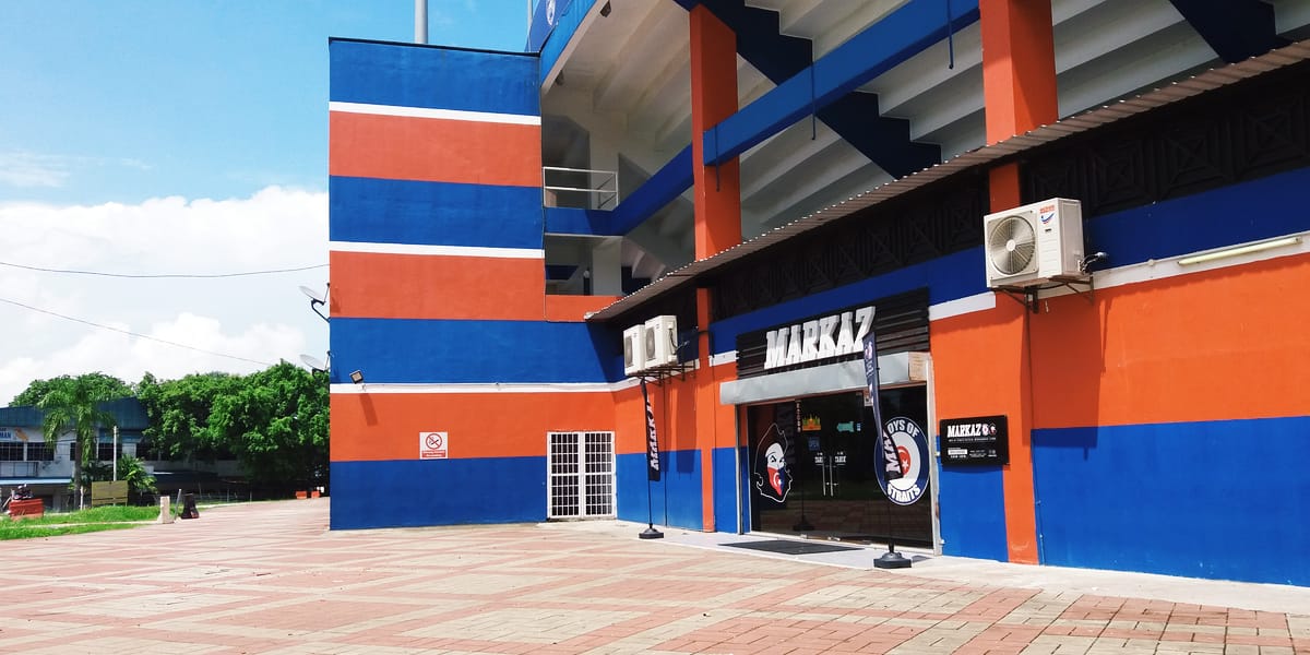 BosJohor2010's tweet photo. Selamat berhujung minggu!
Yang mana berada di Johor Bahru hari ini, jemput meh ke Markaz BOS Stadium Larkin. Markaz dibuka bermula 10 pagi sehingga 6 petang sahaja.
#MarkazBOS #BosFamilia #StadiumLarkin https://t.co/SCZ627Di8X