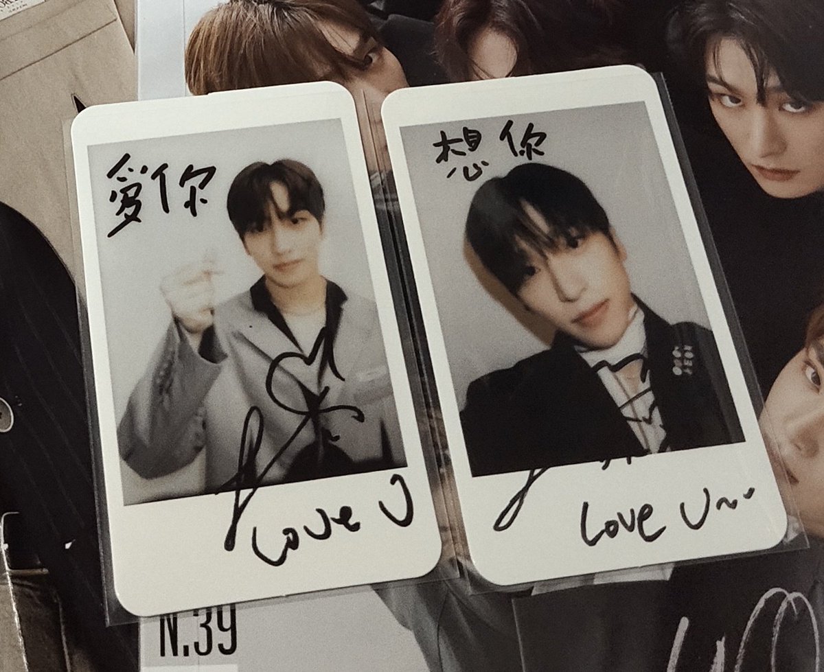 961104LSY's tweet photo. #weemails π
knight mag came home todaaaay! sangyeon so pogi huhuhu thank you so much @kihyeonric π₯° got it w a secured packaging & cute freebies β‘ 'til next purchase siguro? ππ
#salamatsangyeon https://t.co/26s3qP1GOt