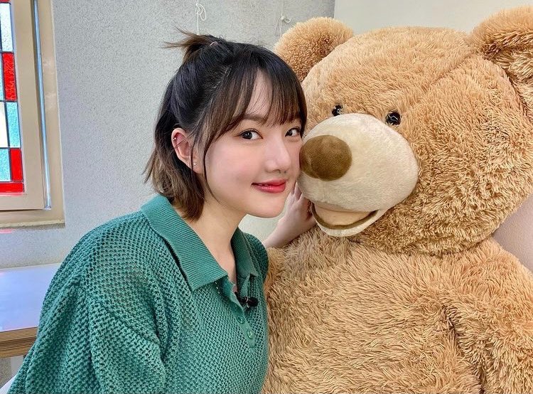 GOTHICYUZ's tweet photo. hmm yerin with a septum?
#GFRIEND #YERIN https://t.co/gqSf7s2IxJ