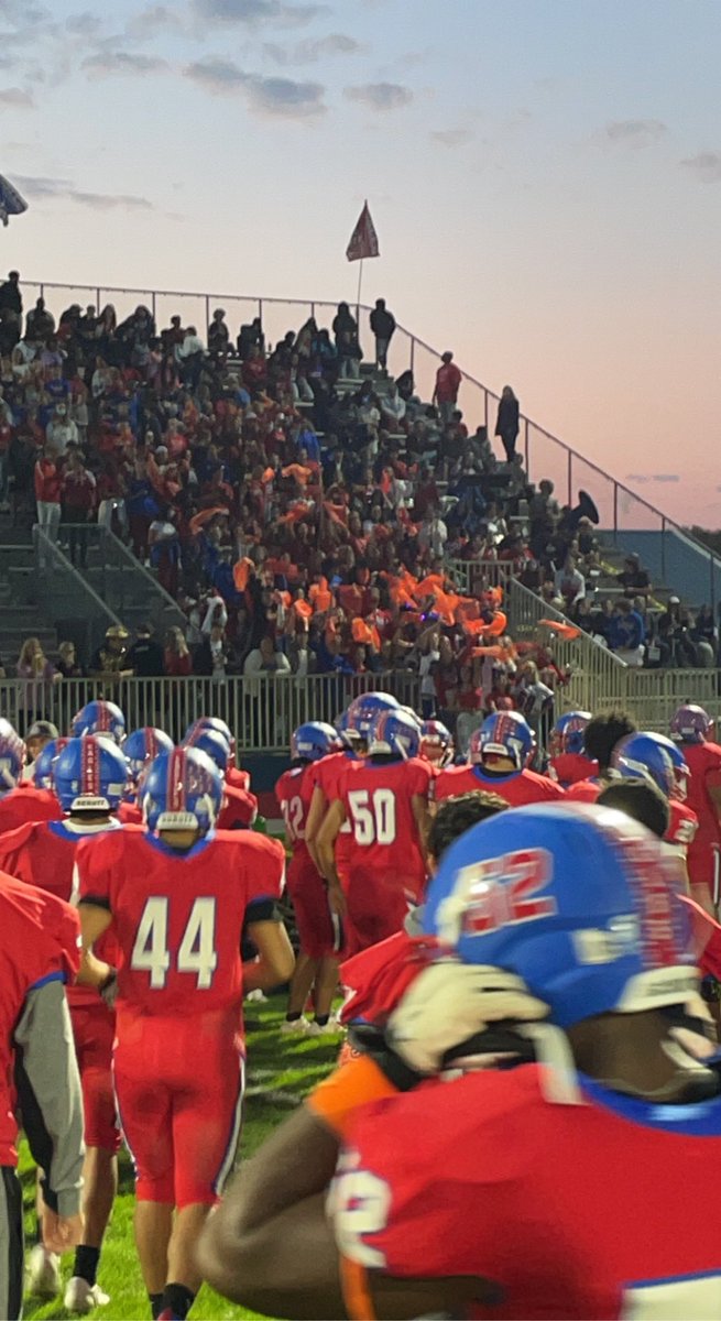 CoachBeehler's tweet photo. What a special evening! First thank you to my team and students for honoring and keeping my dad in their thoughts and prayers. They all wore orange tonight! Then on top of that got the W on homecoming! Love these kids to death. Special group of young men! #ApolloFAMILY https://t.co/59oW4Jha4D