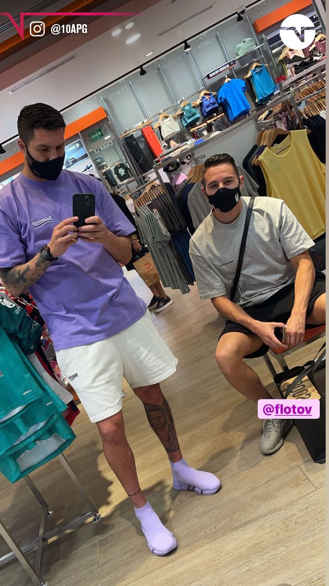 tntsportsmex's tweet photo. Qué estilo de @10APG junto a @FlorianThauvin. 😎🟣🐯🇫🇷 https://t.co/uk35WHEiEP
