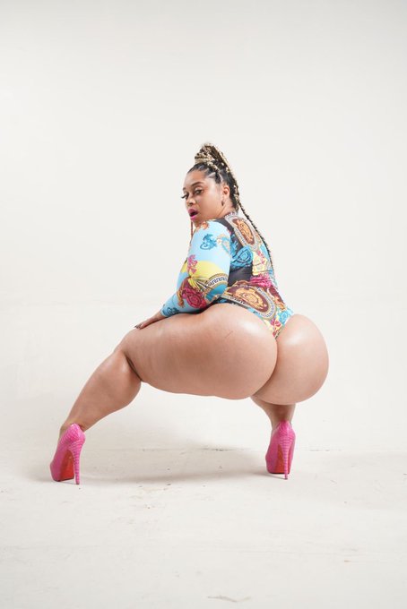Pinky Legend - Subscribe now and see me LIVE TONIGHT 💦💦💦 https://t.co/l5QfctZ2Z7 https://t.co/d1yvk3hzIV