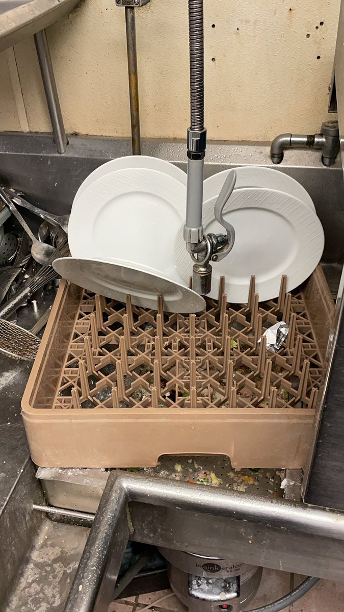 Rambo_McFly's tweet image. Holding on to a 50K JPEG but still washing dishes at work 😂😂😂