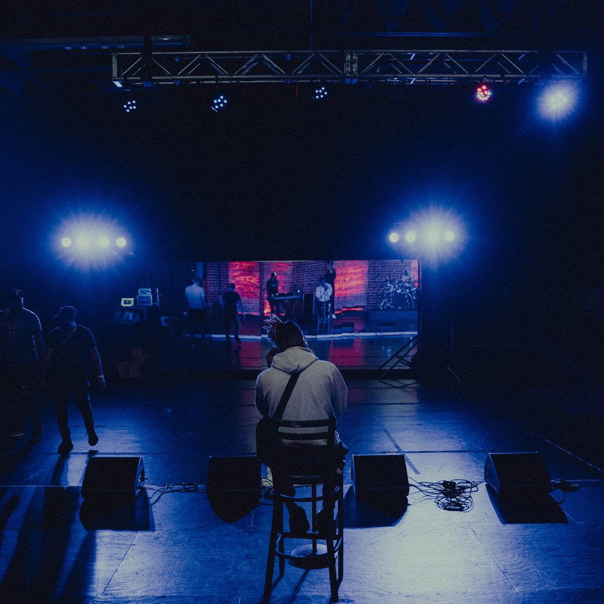 skylerfinch's tweet photo. one month on tour so far.. https://t.co/A0I7tcuh4V