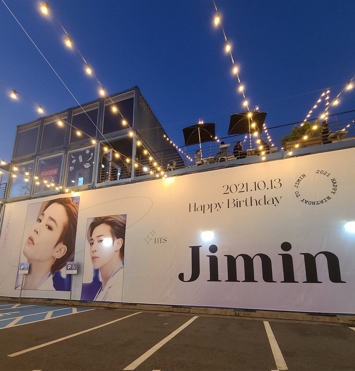 ownit_13's tweet photo. 딱 도착햇을때 날씨 풀려서 넘 행복쓰 https://t.co/Pny4YM9WGc