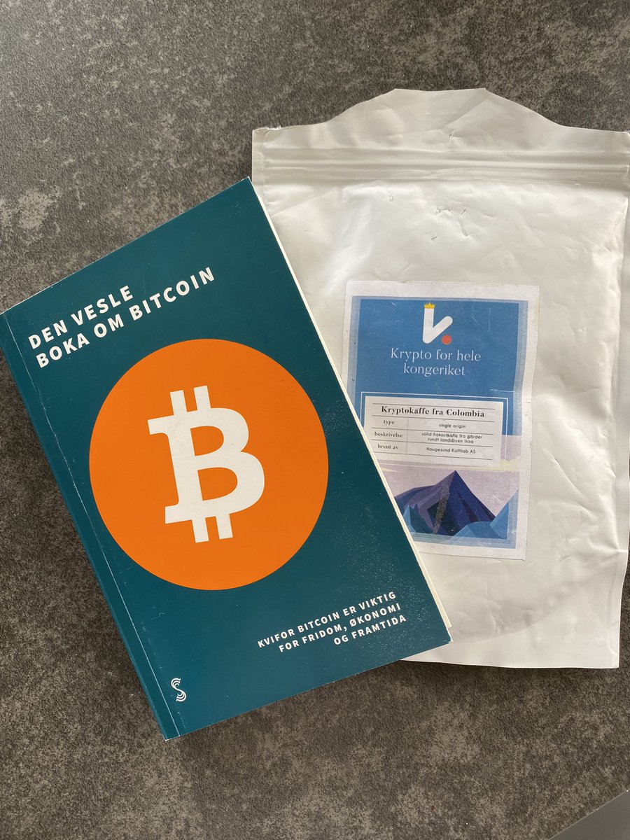 markysocial's tweet photo. En uslåelig kombo! @kongerik_et @KaffiNistad #Kryptonor #Kryptokaffe #Bokklubben https://t.co/75TgVeYgZd