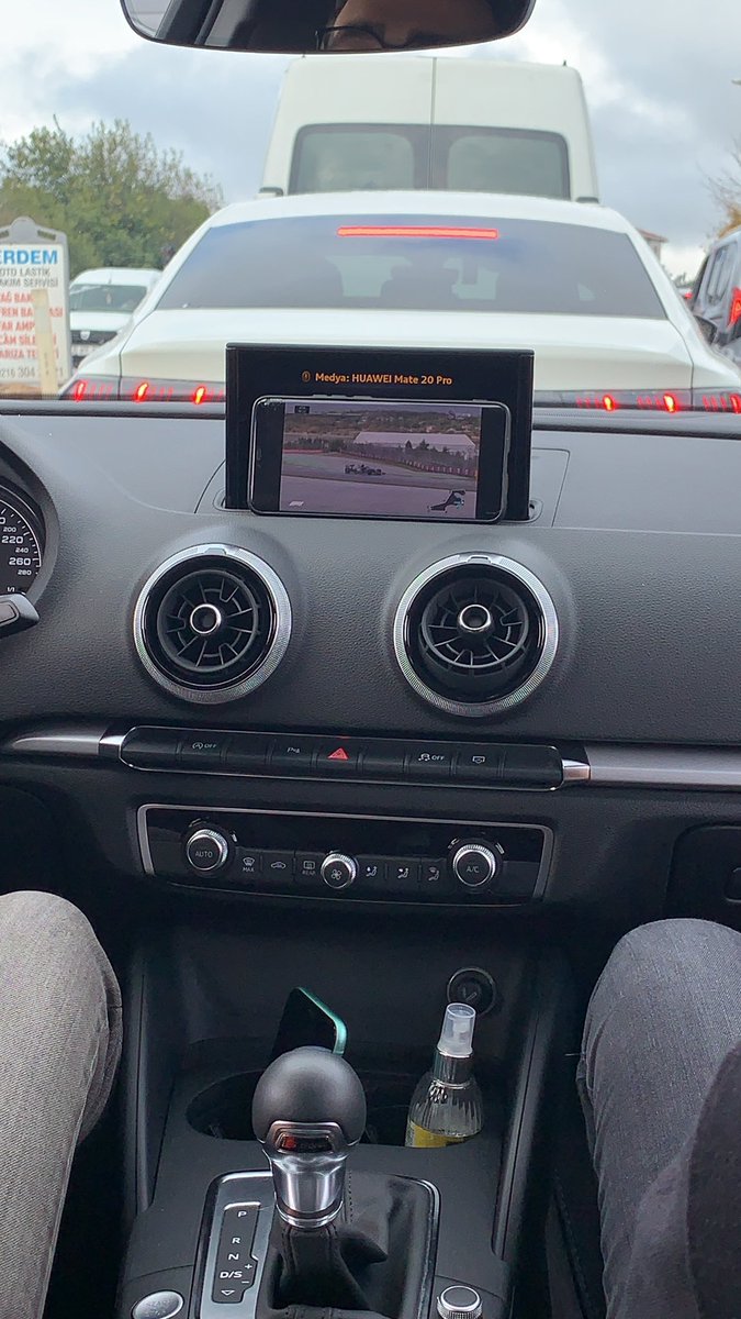 _aslim's tweet photo. @intercitypark Biletimiz olduğu halde, arabada açtık telefondan izliyoruz, bugün içeri girebilir miyiz sizce? Bu rezil organizasyon için sizi tebrik ediyorum @intercitypark #TurkishGP #IntercityPark https://t.co/HvfIxHKNls