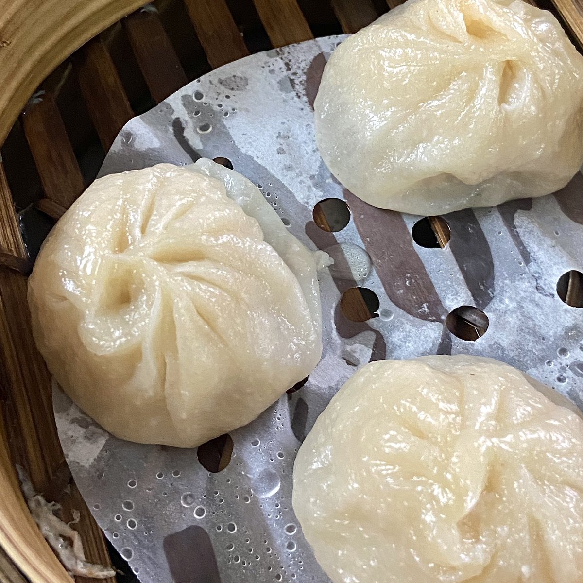 mafooddiary's tweet photo. — ตวงติ่มซำ🥟.

อร่อยสมคำร่ำลือ เดี๋ยวนี้ต่อคิวไม่นาน ถูกและดีที่แท้ทรู แนะนำฝันโก๋แต้จิ๋ว เสี่ยวหลงเปา เผือดทอดคือเด็ดแบบเด็ดที่สุด แทบจะเผือกล้วนแป้งบางมาก! ใครไม่เคยกินต้องสักครั้ง😭✨

📍เจริญกรุง 77
@aroii @ReviewAroii #อร่อยบอกต่อ https://t.co/rkAif0hkDV