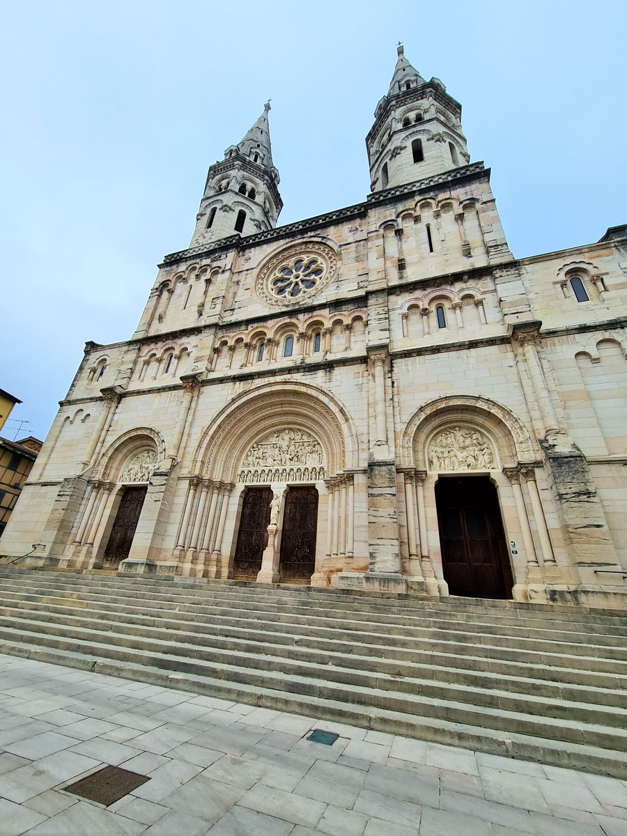 Dites, vous savez ce que peuvent signifier les chiffres romains gravés en arc de cercle sur le parvis de l'église Saint-Pierre <a href="/VilleDeMacon/">Mâcon</a> ? C'est pour un copain 😎
<a href="/VisitezMacon/">Visitez Mâcon</a> <a href="/MuseeMacon/">Musée des Ursulines de Mâcon</a>