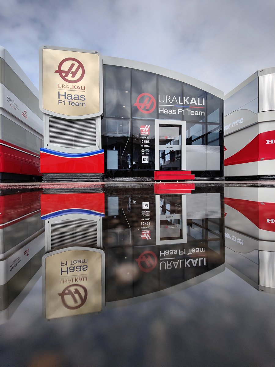 Allround_PC's tweet photo. Back at the Track! 🙌
Heute steht unter anderem das Qualifying an, allerdings auf nasser Strecke .. das wird spannend! 👀
@ionos_de @HaasF1Team #drivedigitalsuccess (Werbung) https://t.co/sHNFd3LLKx
