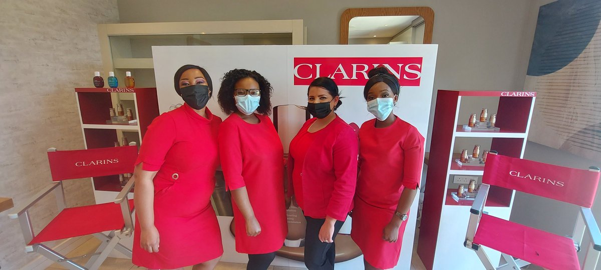FairladyMag's tweet photo. Clarins ladies ready to make over our readers.
#clarins
#flyboschendalpamperday
#radissonortambo https://t.co/XxZNVi3wUQ