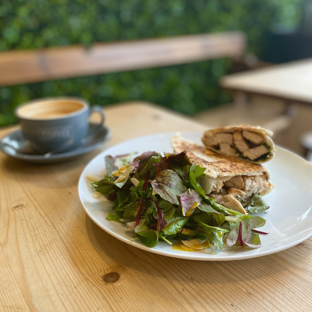 Foxes Cafe Lounge tweet media