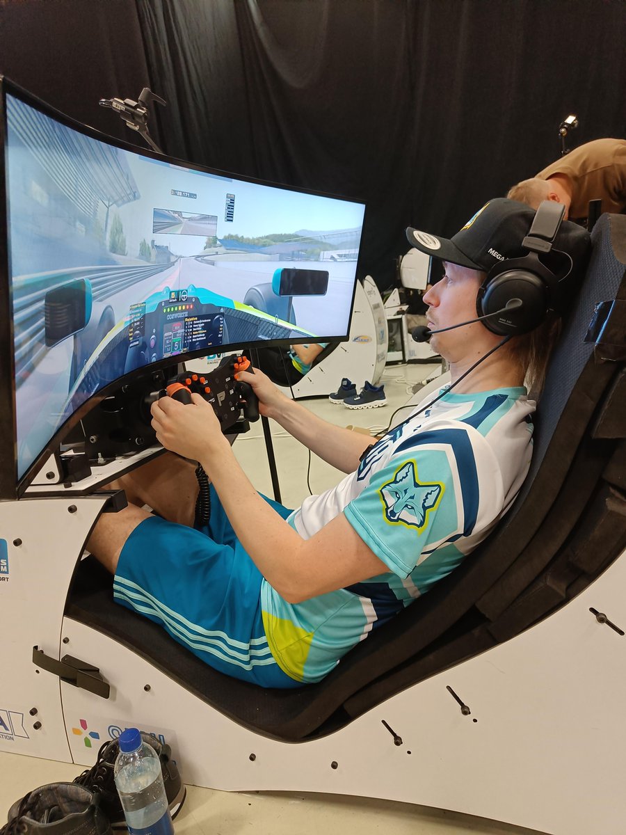 Hoppee ei oo häppee. Eikös sitä niin sanota. Finaalikarkeloiden lämmittelystä kuvan otti Hannu Etupaltta.