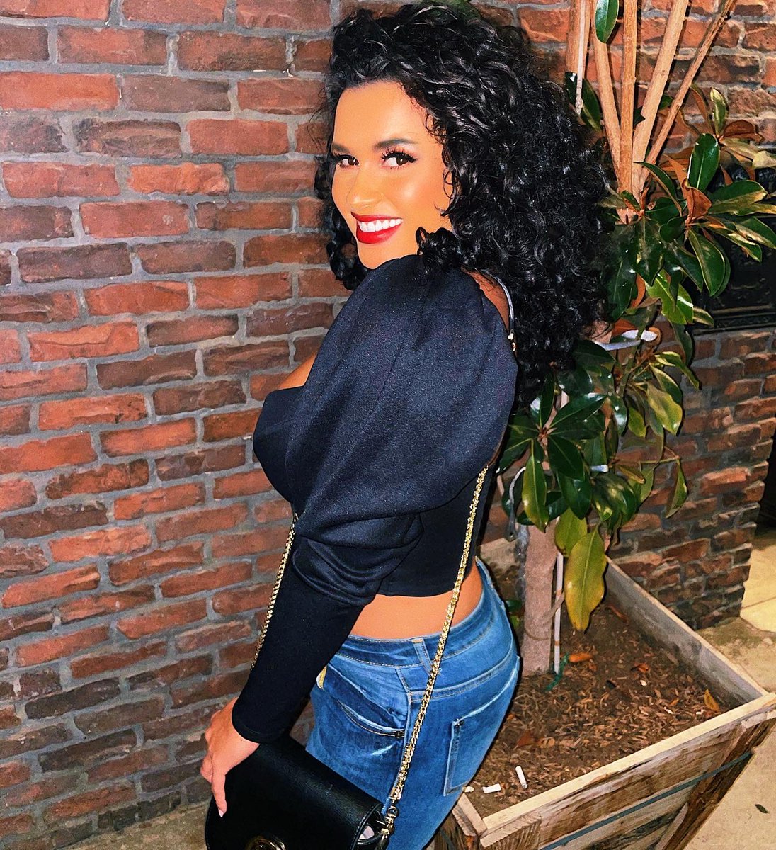 Joy Taylor tweet media