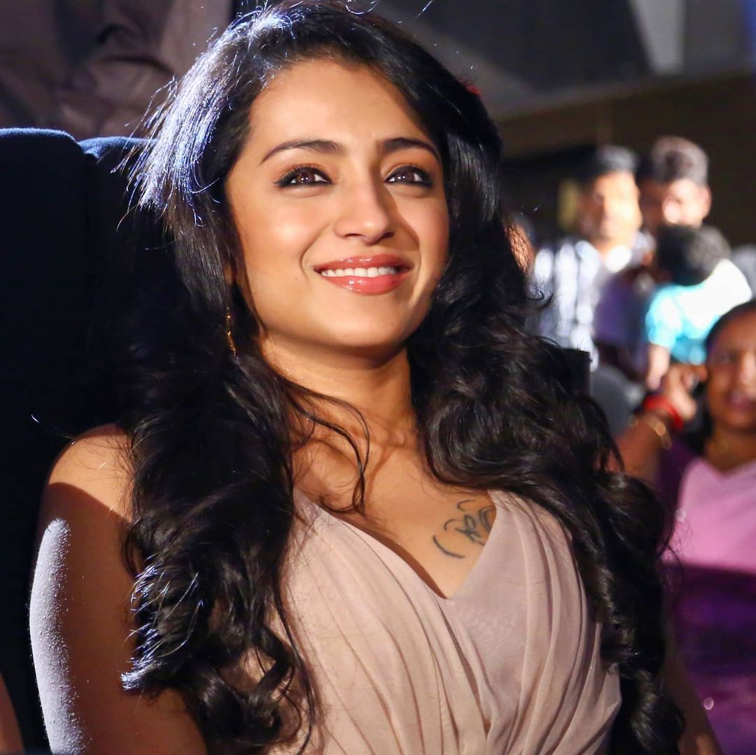 FBPGF1VVUAA9fju?format=jpg&name=medium