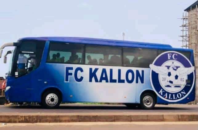 <a href="/KallonFc/">FC KALLON</a> team bus.
What a wow 
#SLPL #SierraLeone #SaloneTwitter