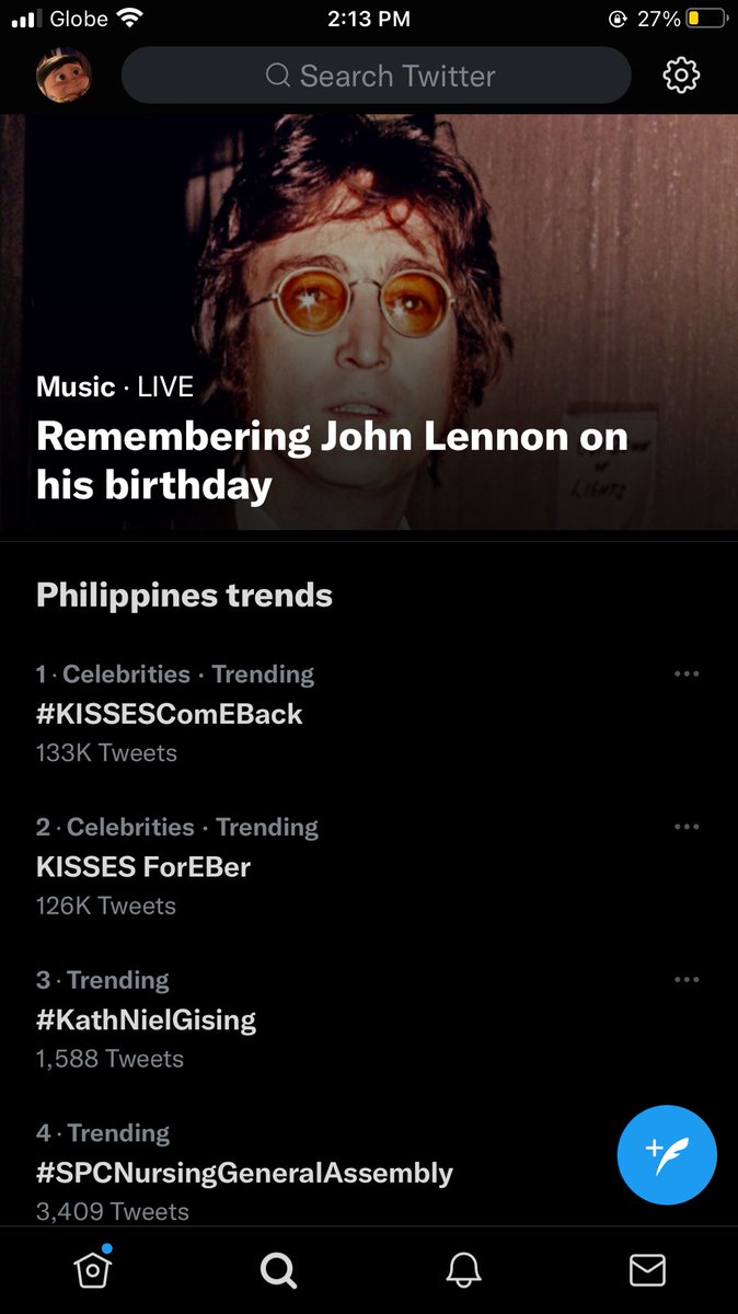 DoesSheKnowx's tweet photo. still trending at top and second spot! 

@KissesDelavin  

KISSES ForEBer
#KISSESComEBack https://t.co/m0amoh65My