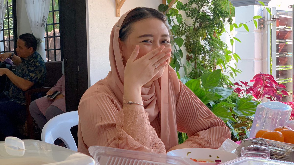 michelelehhh's tweet photo. Ada orang mai meminang. #34daysleft 🤢 https://t.co/63Y4ZlP8Ca