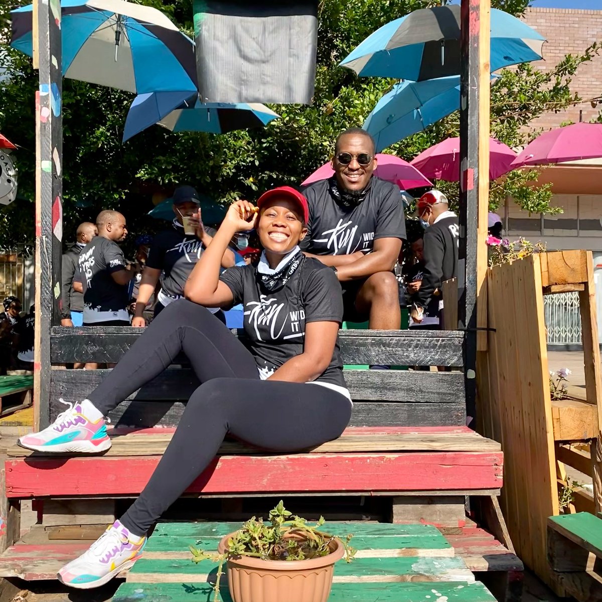 CarolKgafela's tweet image. End if SOE means we can finally get back to pounding pavements as a Cru 🖤

#RunWidIt