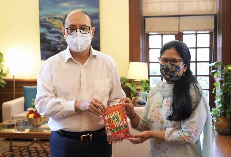 Delighted to present my book - Mad(e) in India to Foreign Secretary @harshvshringla 
Thank you for your encouraging words and support sir @HarshShringla 

Proud to be a part of the Indian Foreign Service @MEAIndia 

Proudly#Indian   Happy #IFSDay 
@indiandiplomats